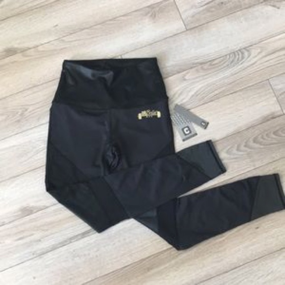 Chestee sz S leggings